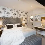 Serviced - St George's Five Apartment *