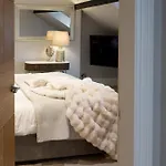 Serviced - St George's Five Apartment *