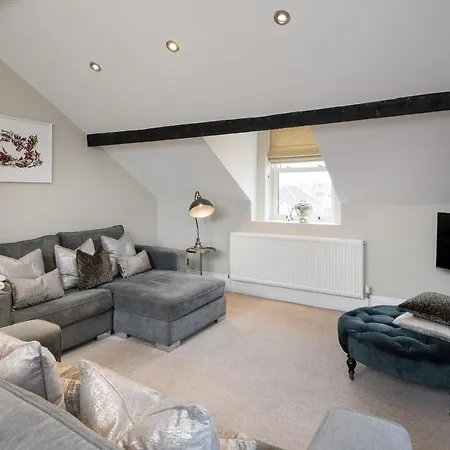 Serviced - St George's Five *