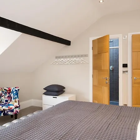 Serviced - St George's Five