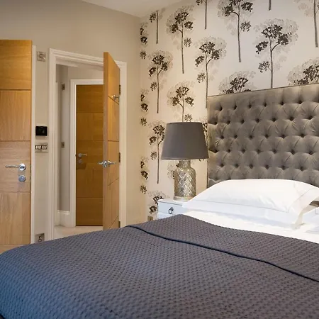 Serviced - St George's Five * Harrogate