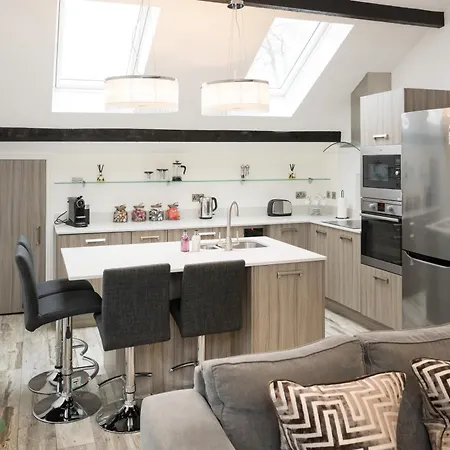 Serviced - St George's Five Apartman *