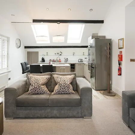 Serviced - St George's Five * Harrogate