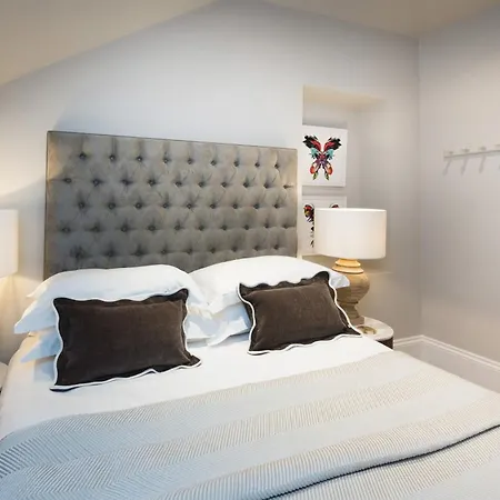 Serviced - St George's Five Apartman *