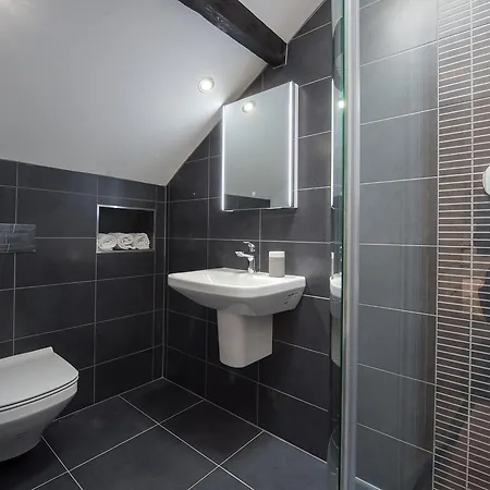 Serviced - St George's Five * Harrogate