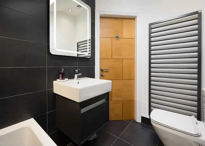 Serviced - St George's Five Apartman *
