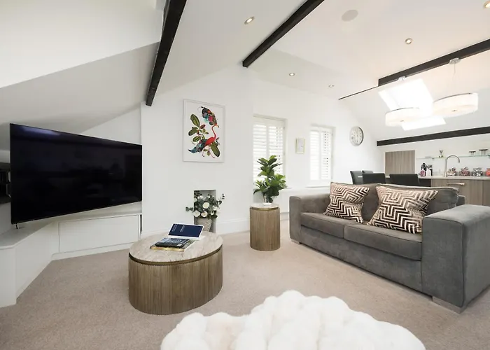 Serviced - St George's Five *