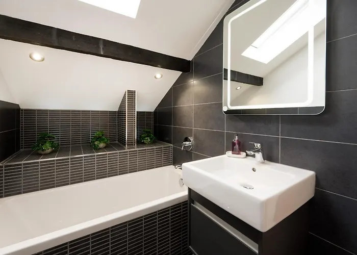 Serviced - St George's Five * Harrogate