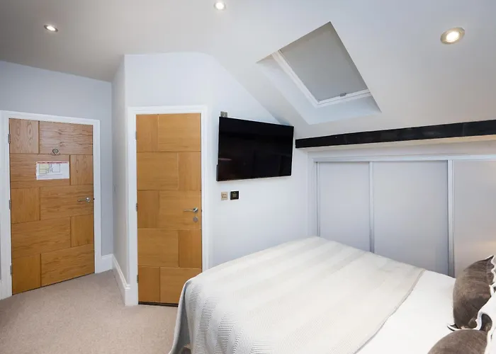 Serviced - St George's Five * Harrogate