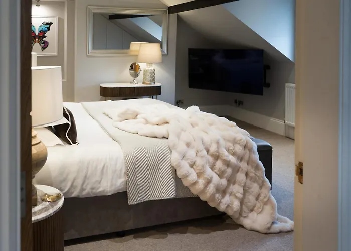 Serviced - St George's Five